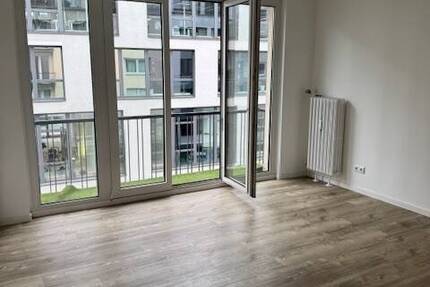 Aufwendig sanierte 3 Zimmerwohnung mit einem Austritt in unmittelbarer Dom und Rheinnähe!