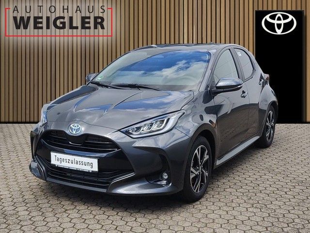 Toyota Yaris 1.100 km 25.750 &euro; Leverkusen 51381