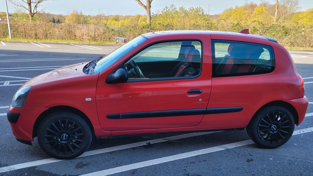 Renault Clio 96.000 km 1.699 &euro; Mülheim an der Ruhr 45468