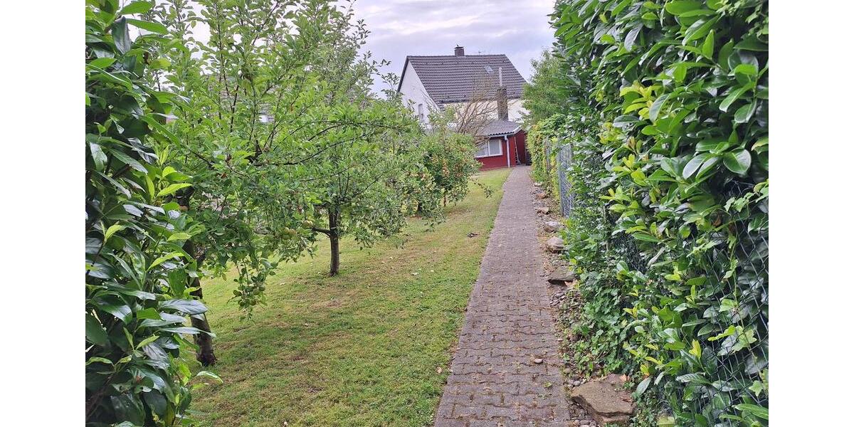Einfamilienhaus Grevenbroich - 5 Zimmer, 120 m&sup2;, 1.200&euro; | Angebot:26335416