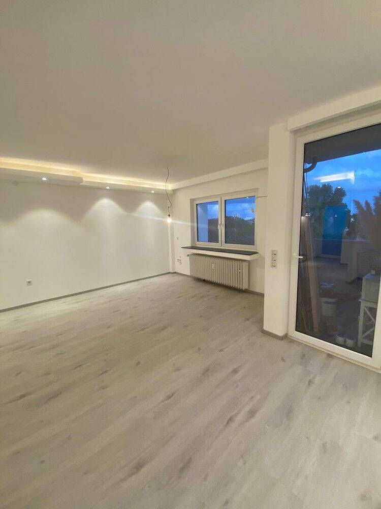 Furnished High end Apartment + Balcony + private parking
