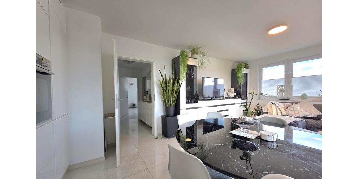 Exklusive 3 Zimmer Penthouse Wohnung mit EBK - provisionsfrei 3 zimmer