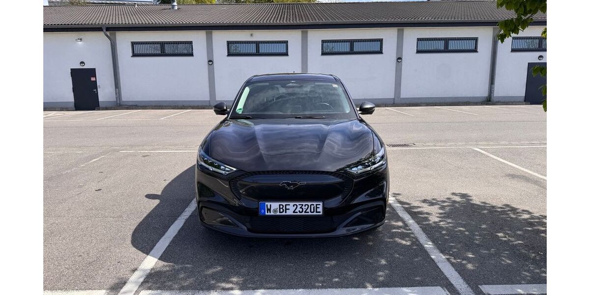 Ford Mustang Mach-E 125.000 km 25.999 &euro; Wuppertal 42349