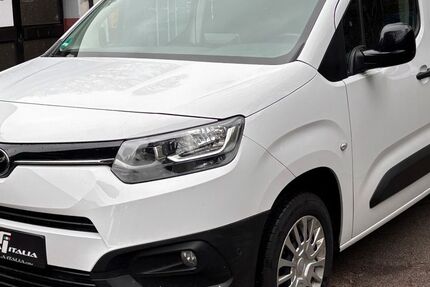 Toyota Proace City 83.400 km 13.490 &euro; Solingen 42697