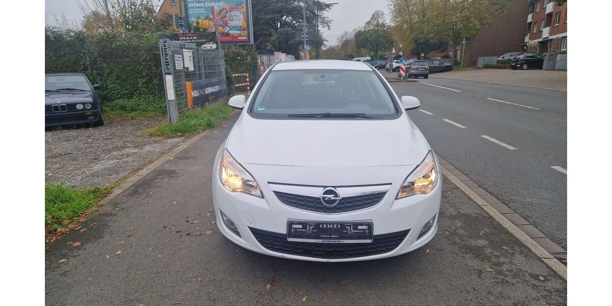 Opel Astra 142.300 km 4.200 &euro; Düsseldorf 40549