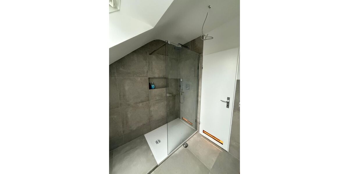 MG- Rheydt - zentrale helle und gemütliche 2-Zimmer Wohnung (60qm) - Dachgeschoßwohnung Mönchengladbach Heyden | Angebot:27433027