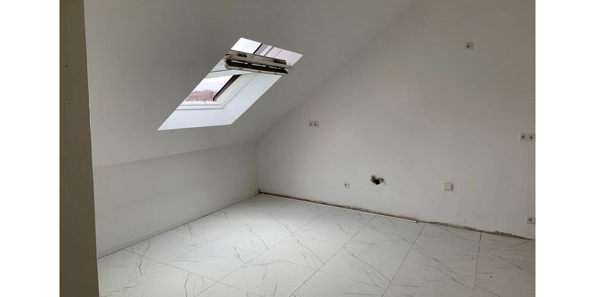 Dachgeschoßwohnung Mülheim an der Ruhr Rechtsruhr-Nord - 3.5 Zimmer, 85 m&sup2;, 850&euro; | Angebot:26120917