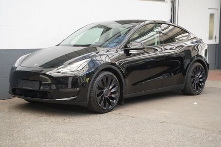 Tesla Model Y 82.614 km 33.950 &euro; Mönchengladbach 41236