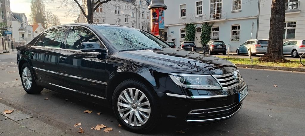 VW Phaeton 215.111 km 10.495 &euro; Düsseldorf 40221