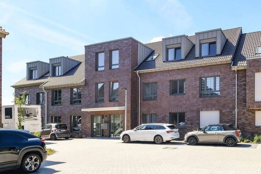 Große 3-Zimmer-Wohnung mit Südwest-Dachterrasse