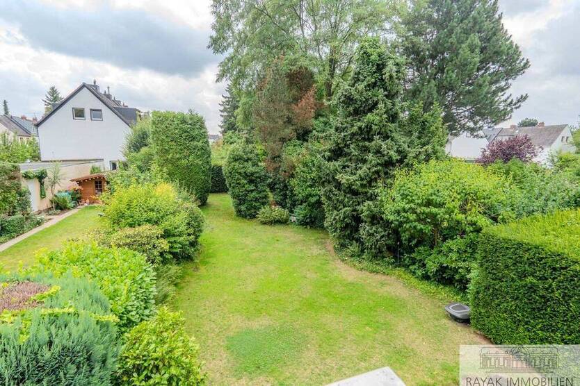 Gemütliches Familienhaus in Benrath mit Garten und Garage - Ihr neues Zuhause wartet!