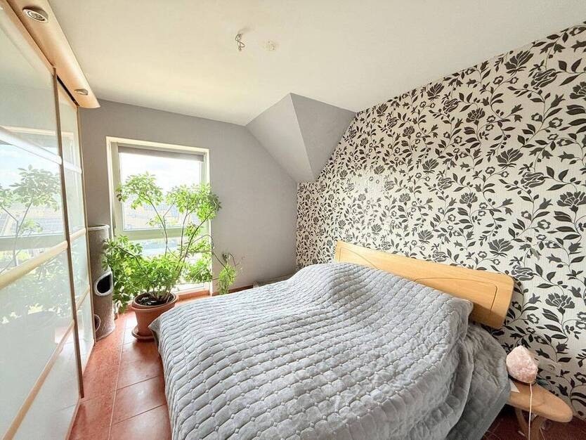 4-Zimmer-MaisonetteWohnung über zwei Ebenen, mit Balkon und Seeblick in ruhiger Wohnlage.