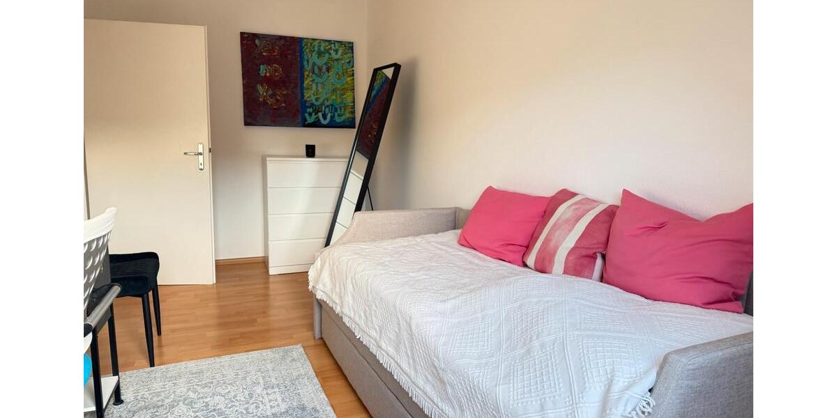 Dachgeschoßwohnung Neuss - 3 Zimmer, 75 m&sup2;, 1.675&euro; | Angebot:24729792