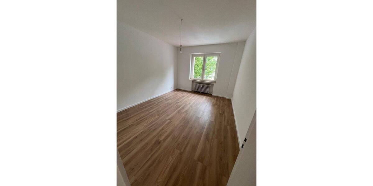 Etagenwohnung Düsseldorf Bilk - 3 Zimmer, 79 m&sup2;, 1.430&euro; | Angebot:26886365