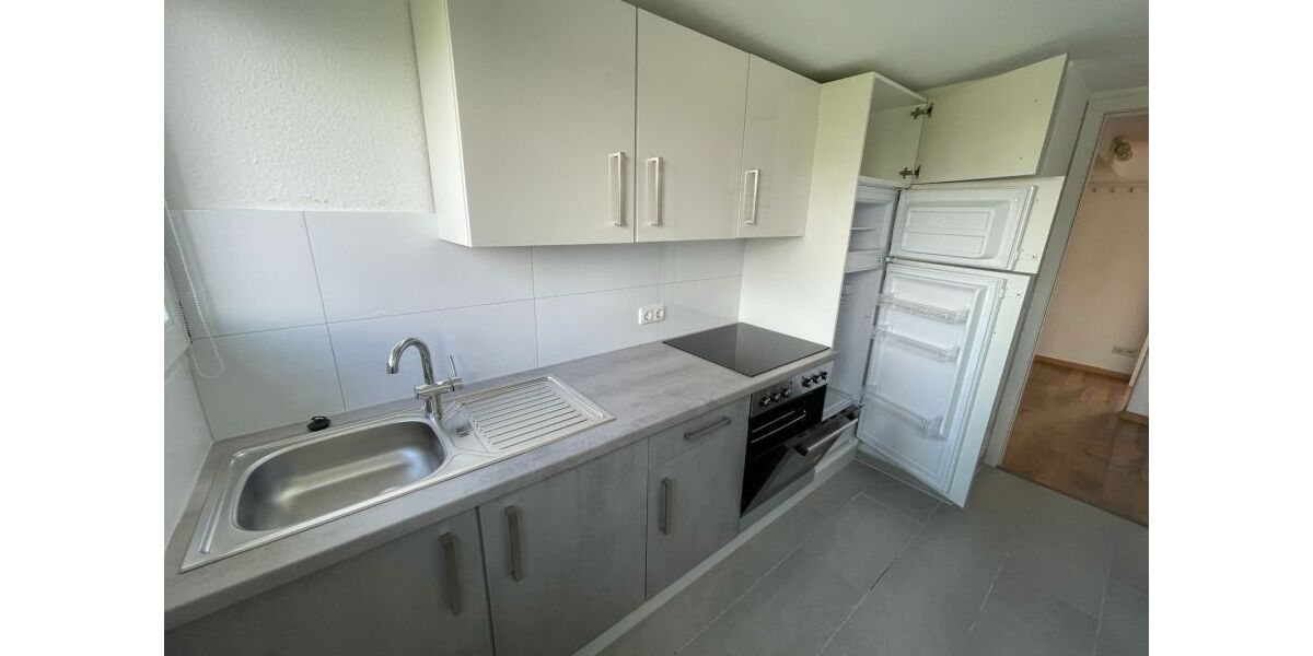 Provisionsfrei* SOFORT FREI! Rhein-nah - 2-Zm Penthouse Oberkassel - renoviert, Klimaanlage Einbauküche 55m² - Einfamilienhaus Düsseldorf Oberkassel | Angebot:27074522