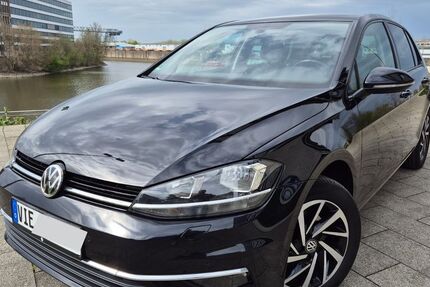 VW Golf 142.107 km 14.700 &euro; Viersen 41747