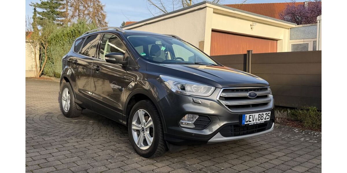 Ford Kuga 77.000 km 10.999 &euro; Leverkusen 51381