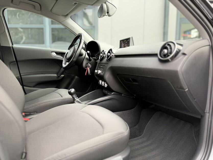 Audi A1 S-LIne Navigation Xenon 77.000 km 13.990 € Mönchengladbach 41066