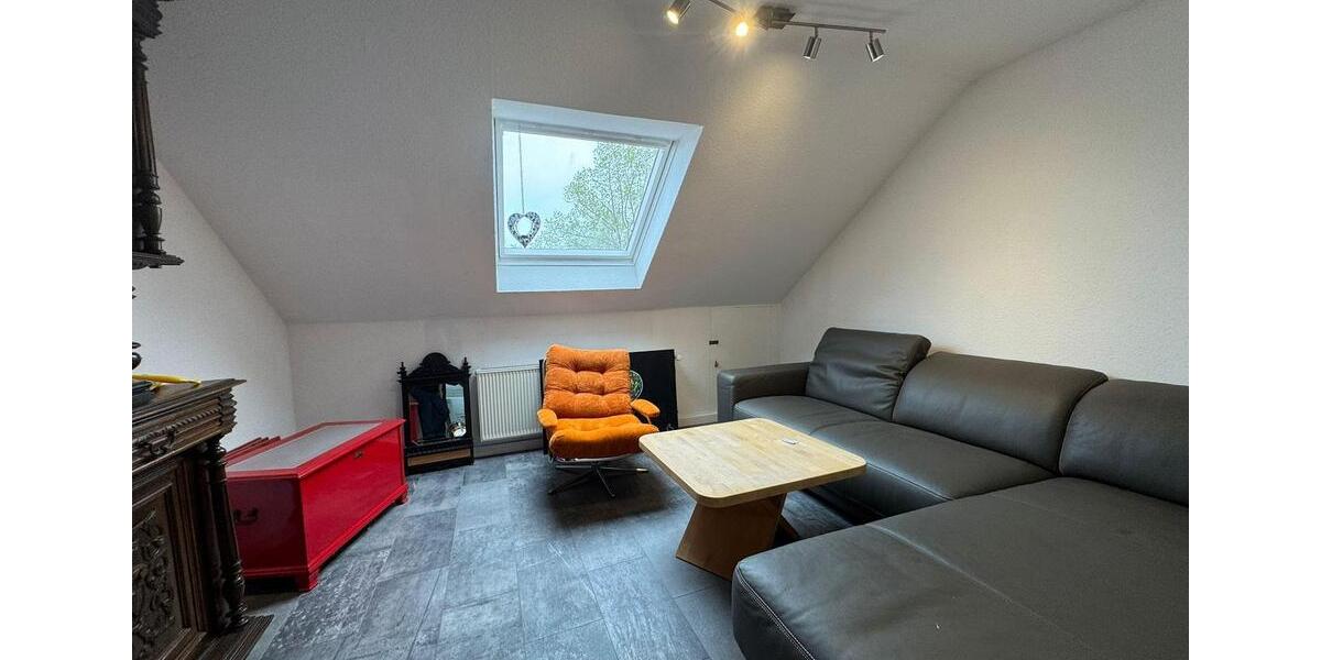 Dachgeschoßwohnung Langenfeld (Rheinland) - 2 Zimmer, 40 m&sup2;, 480&euro; | Angebot:26252908