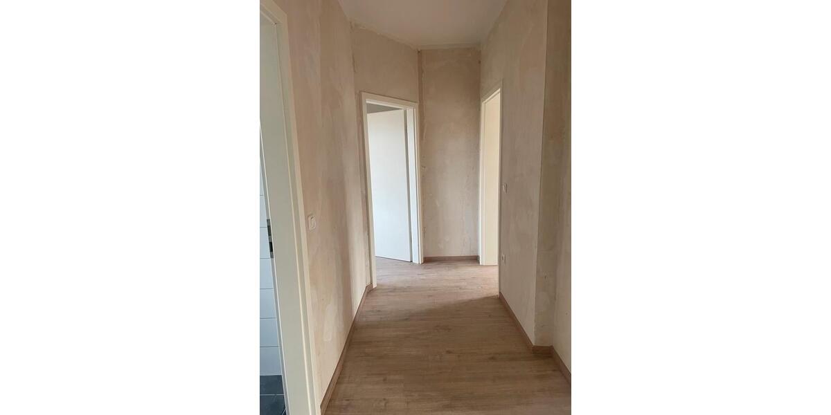 Dachgeschoßwohnung Duisburg Huckingen - 3 Zimmer, 71 m&sup2;, 499&euro; | Angebot:23293968