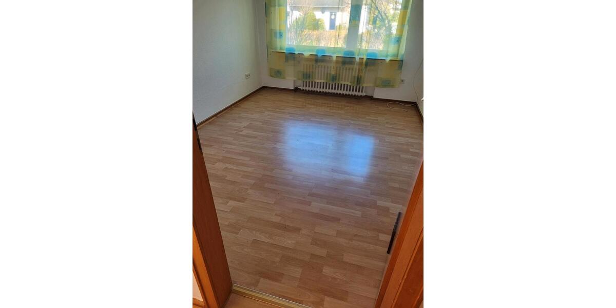 Erdgeschoßwohnung Solingen Aufderhöhe - 3 Zimmer, 87 m&sup2;, 1.000&euro; | Angebot:25333157