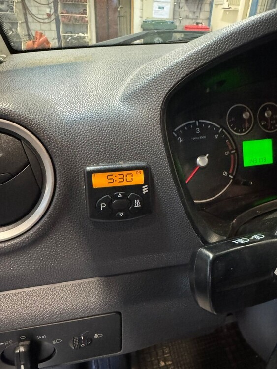 Ford Transit Tourneo Connect 143.000 km 4.900 € Oberhausen 46045