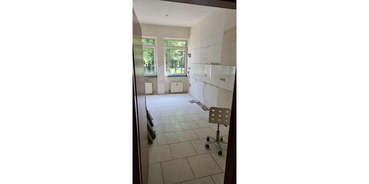 Sonnige grosszügige 3 Zi Wohnung mit Terrasse in ruhiger Lage 3 zimmer