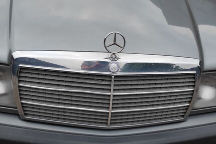 Mercedes-Benz 190 282.000 km 5.200 € Duisburg 47199
