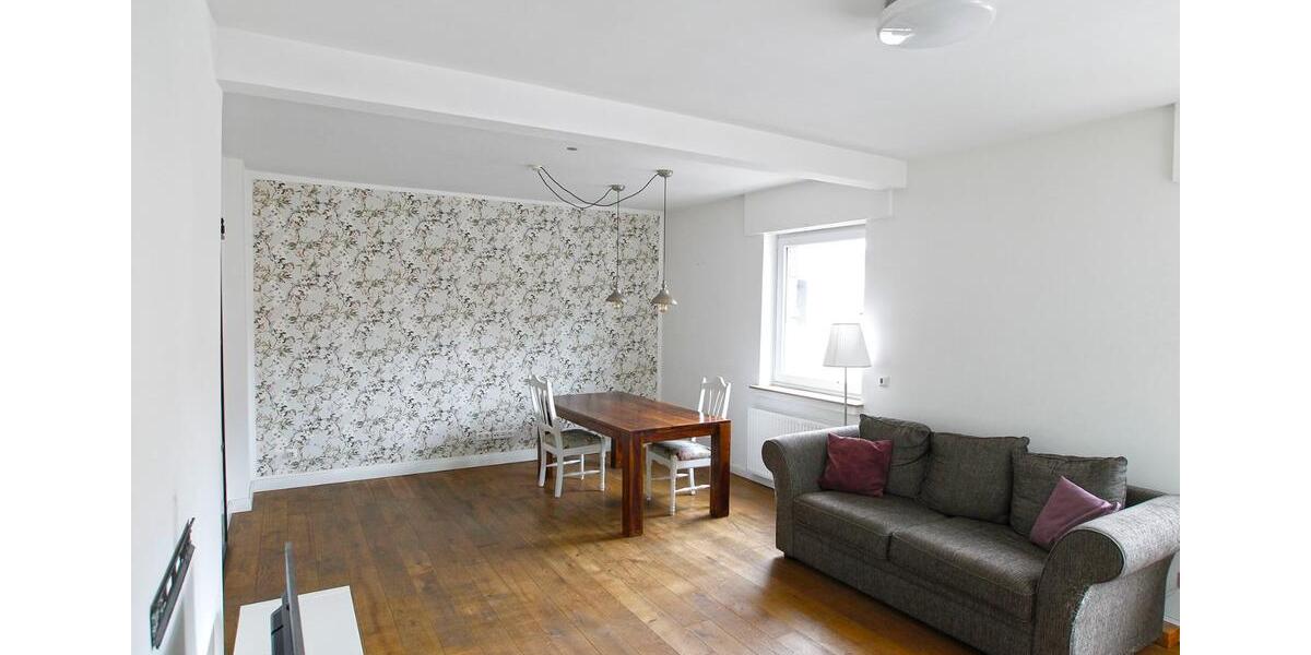 Kernsaniertes Haus mit großem Garten in NE-Holzheim 6 zimmer