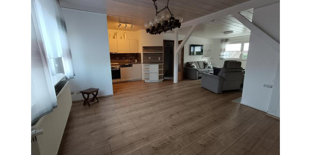 Altengerechte Dachgeschoßwohnung inkl. Treppenlifte Kaltmiete 3 zimmer