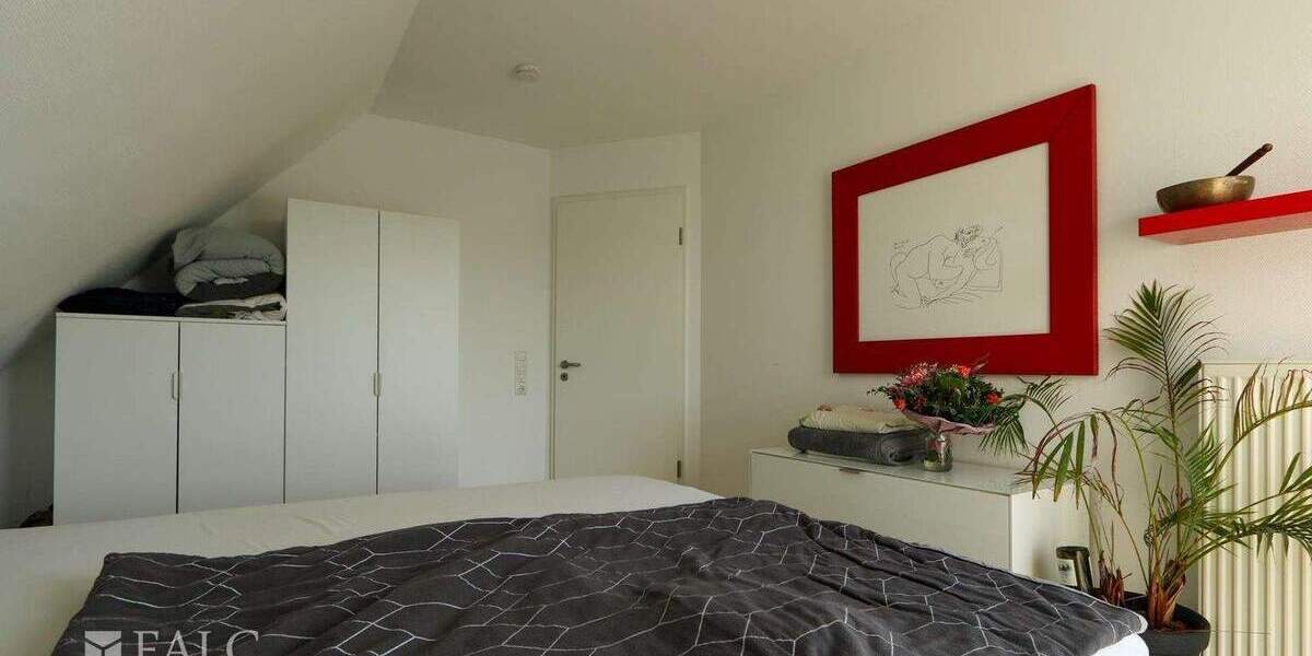 Etagenwohnung Grevenbroich Stadtmitte - 4 Zimmer, 110 m&sup2;, 349.000&euro; | Angebot:25645446