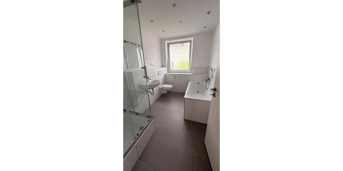 Etagenwohnung Düsseldorf Oberbilk - 2 Zimmer, 61 m&sup2;, 820&euro; | Angebot:26415625