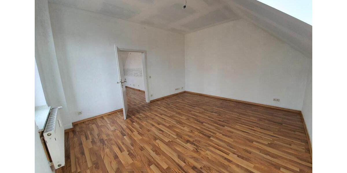 Dachgeschoßwohnung Duisburg Mittelmeiderich - 3 Zimmer, 1 m&sup2;, 700&euro; | Angebot:25590266