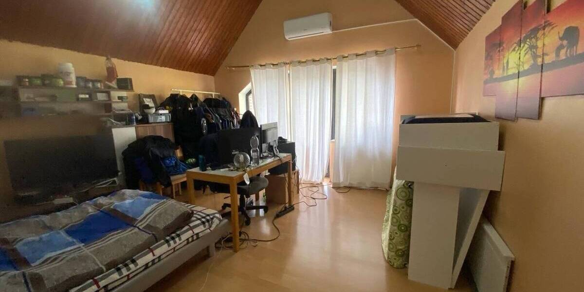 ***Schönes und geräumiges Einfamilienhaus*** 6 zimmer