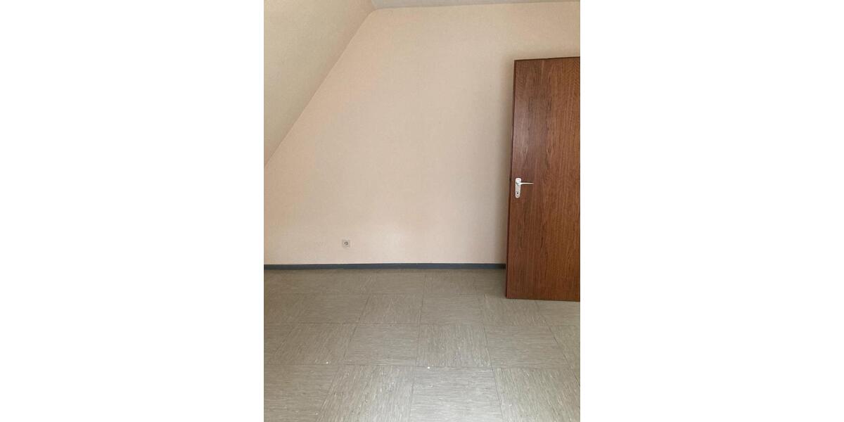 Dachgeschoßwohnung Neuss Reuschenberg - 3 Zimmer, 45 m&sup2;, 650&euro; | Angebot:26393552