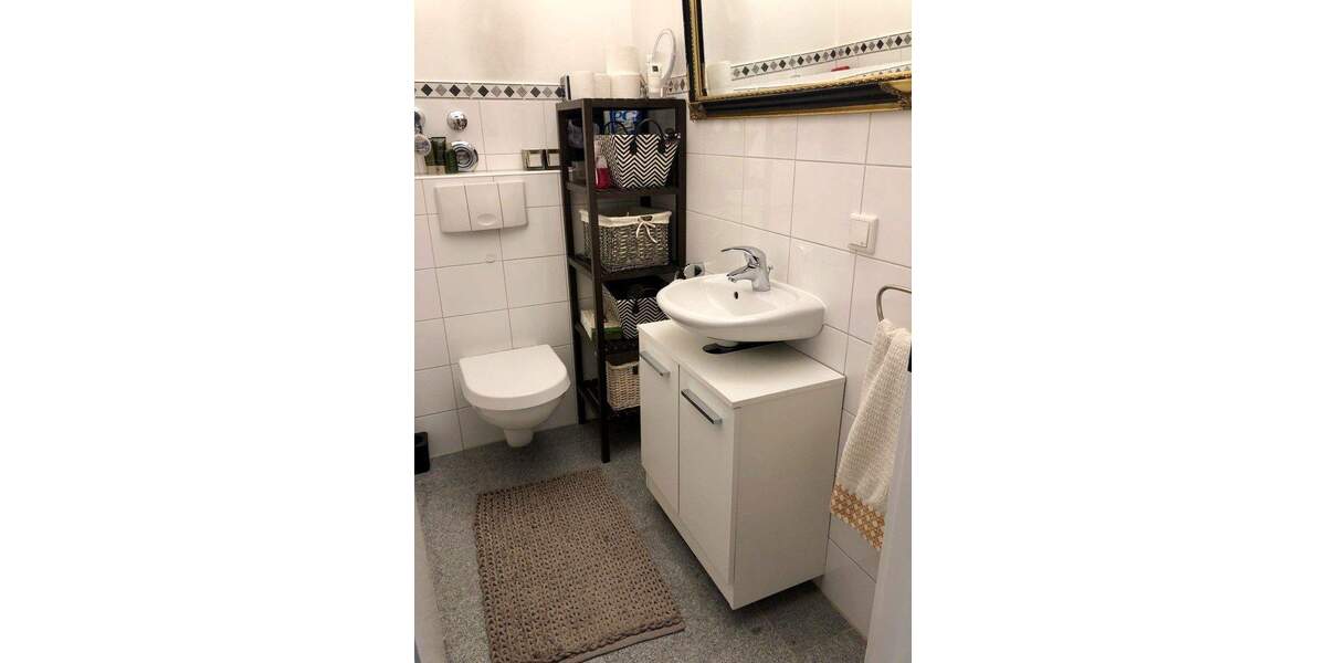 Etagenwohnung Krefeld Cracau - 3 Zimmer, 101 m&sup2;, 1.150&euro; | Angebot:25659232