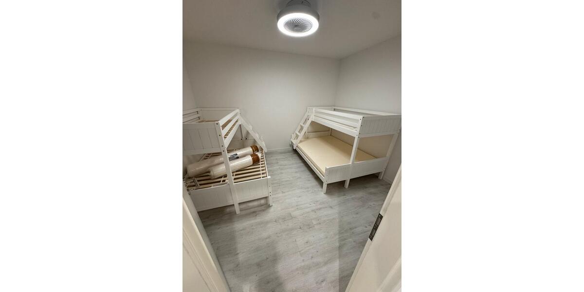 Wohnung, neu saniert, Erstbezug, 80m2, drei Zimmer, möbliert 3 zimmer