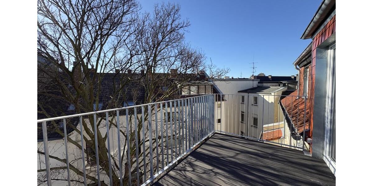 Dachgeschoßwohnung Düsseldorf Pempelfort - 3 Zimmer, 85 m&sup2;, 1.715&euro; | Angebot:25718773