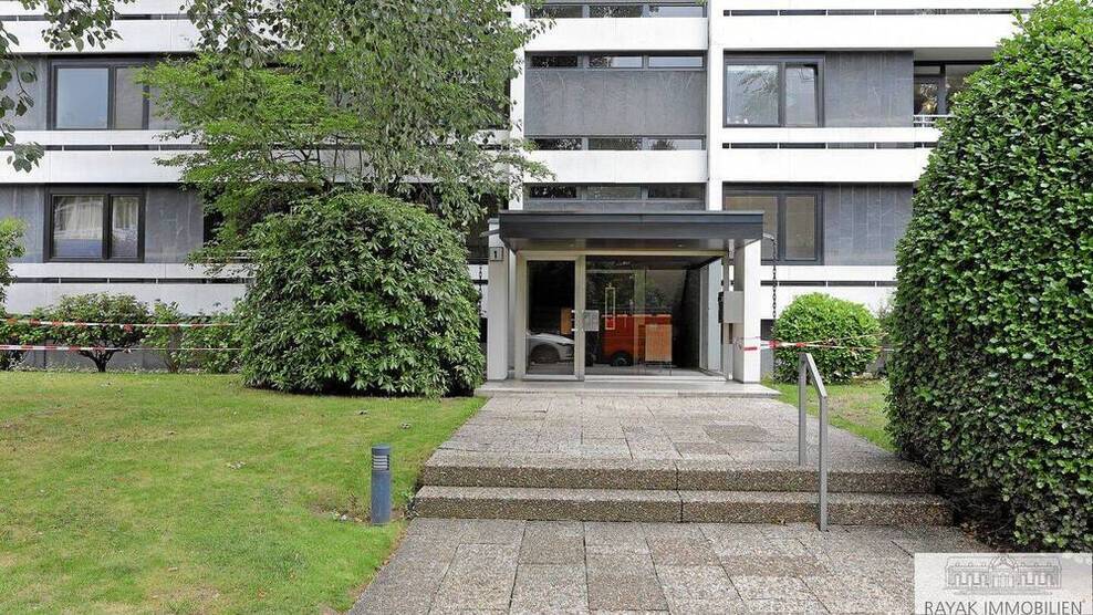 Licht, Luft und Lage - 103?m² Wohnkomfort mit zwei Balkonen und Tiefgaragenplatz in Mörsenbroich
