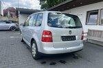 VW Touran Trendline / 7 Sitze / Kamera / Tempomat 249.000 km 3.900 € Mönchengladbach 41066