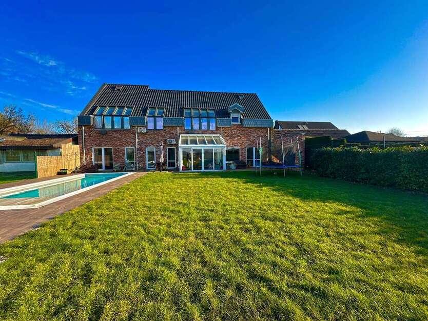 Haus zum Kaufen in Korschenbroich 1.749.000 € 372 m²