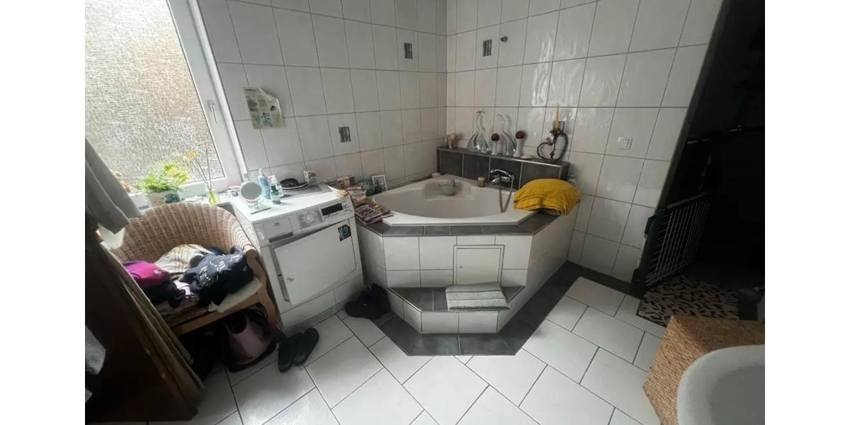 Mehrfamilienhaus, Wohnhaus Mönchengladbach Süd - 7 Zimmer, 200 m&sup2;, 329.000&euro; | Angebot:27143632