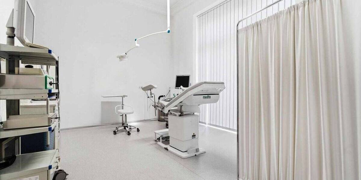 Exklusives Wohn- und Geschäftshaus mit langfristigen Mietern in Toplage am Allee-Center 6 zimmer