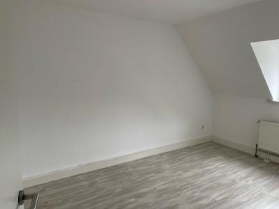 Dachgeschosswohnung ideal für Katzenhalter 3 zimmer