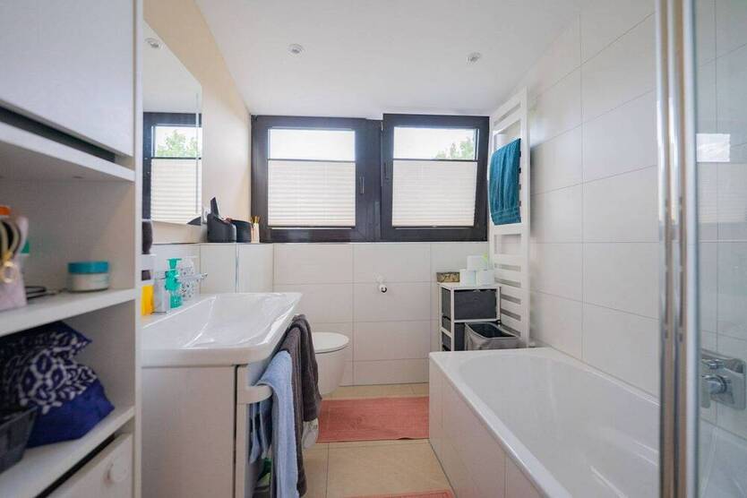 KR-Bockum! Perfekt sanierte 3-Zimmerwohnung mit idyllischem Ausblick nah am Bockumer Platz!