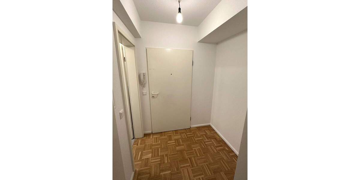 Schönes Apartment mit Terrasse, Garten und Tiefgaragenstellplatz in bester zentrumsnaher Lage 1 zimmer