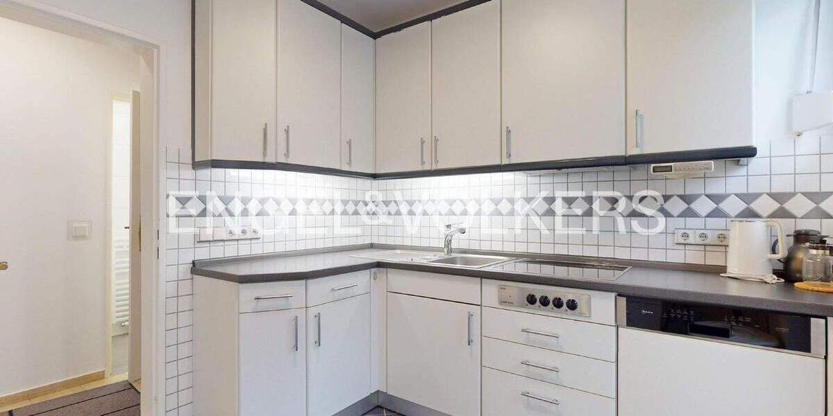 Einziehen und Wohlfühlen, zentral gelegen und direkt am Stadtwald 4 zimmer