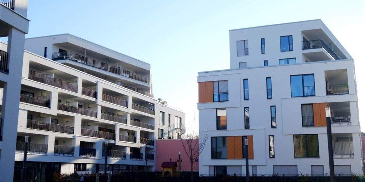 Moderne 3 Zimmer Wohnung mit EBK, Sonnenterrasse, Fernblick. Frisch renoviert. 3 zimmer