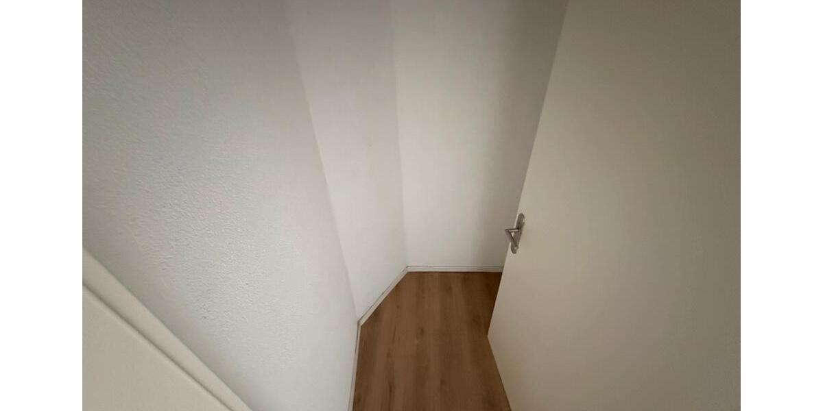 Etagenwohnung Krefeld Cracau - 3 Zimmer, 105 m&sup2;, 1.100&euro; | Angebot:25363571