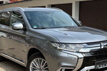 Mitsubishi Outlander 124.000 km 15.840 &euro; Düsseldorf 40468
